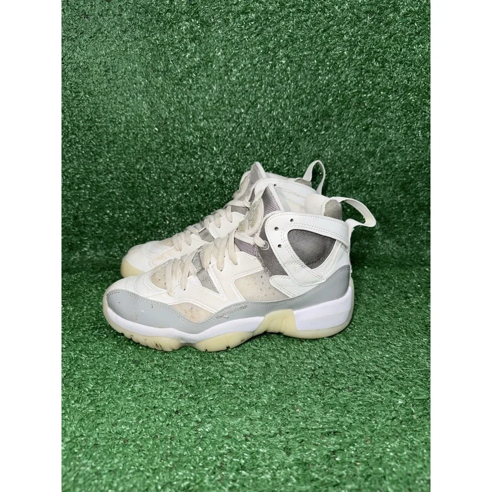 Air Jordan Jumpman Two Trey Women Size 7  White Grey Basketball Shoes DR9631-002